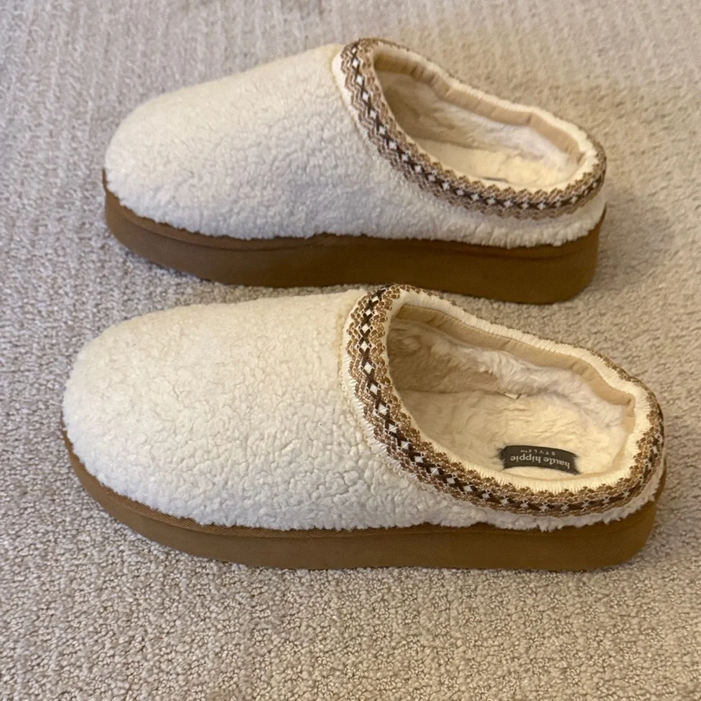 Like New! Haute Hippie Memory Foam Clogs - Picture 7 of 8